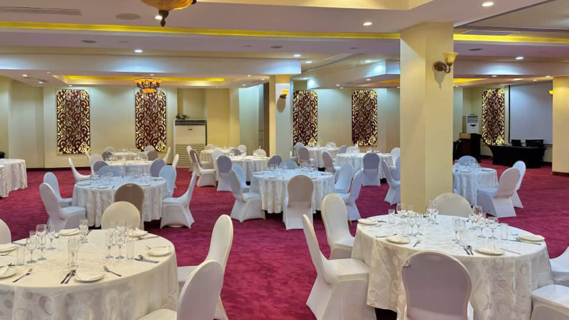 Dinner Dance Banquet Style